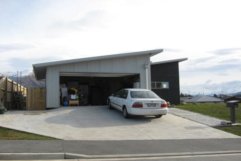 Photo of property in 8 Juno Place, Wanaka, 9305