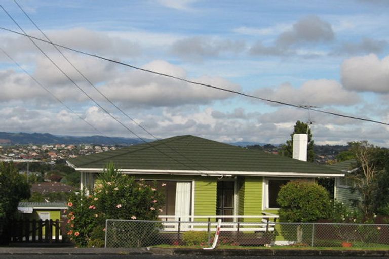 Photo of property in 76 Bradbury Road, Botany Downs, Auckland, 2010