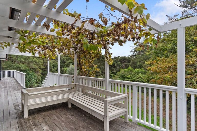 Photo of property in 140 Shaw Road, Oratia, Auckland, 0604