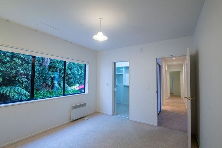 Photo of property in 11 Gray Crescent, Torbay, Auckland, 0630
