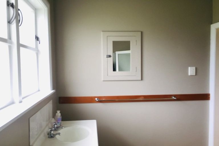 Photo of property in 30 Ihle Street, Terrace End, Palmerston North, 4410