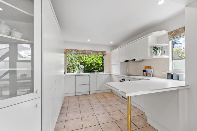 Photo of property in 2/94 Pretoria Street, Hutt Central, Lower Hutt, 5010