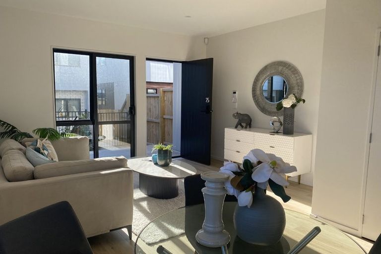 Photo of property in 25 Paetai Lane, Te Atatu Peninsula, 0610