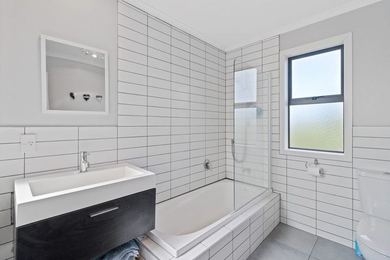 Photo of property in 17 Blakewell Lane, Dinsdale, Hamilton, 3204