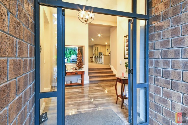 Photo of property in 430 Twilight Road, Brookby, Manurewa, 2576