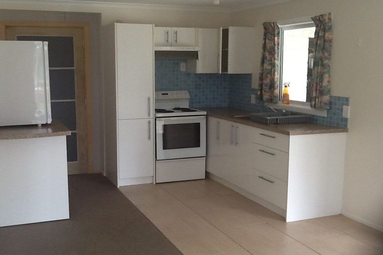 Photo of property in 14 Vienna Place, Birkenhead, Auckland, 0626