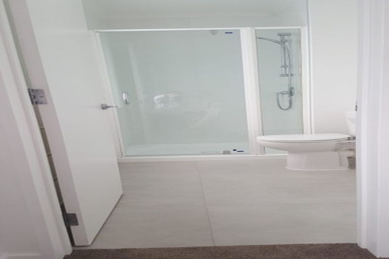 Photo of property in 42 Gunner Drive, Te Atatu Peninsula, Auckland, 0610