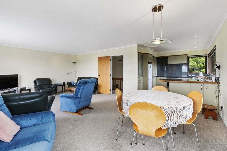 Photo of property in 2/21 Arran Road, Browns Bay, Auckland, 0630