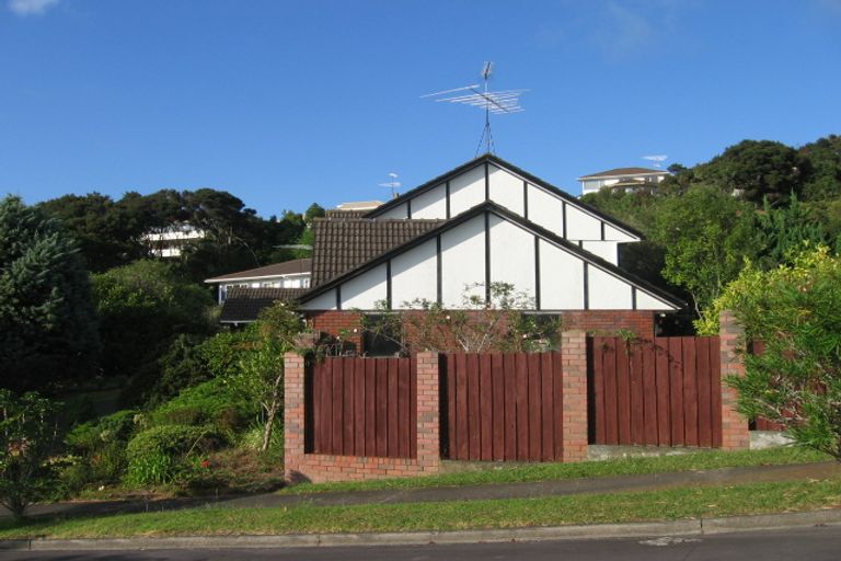 Photo of property in 2 Murano Place, Chatswood, Auckland, 0626