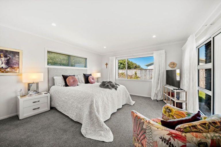 Photo of property in 13 Kea Court, Carterton, 5713