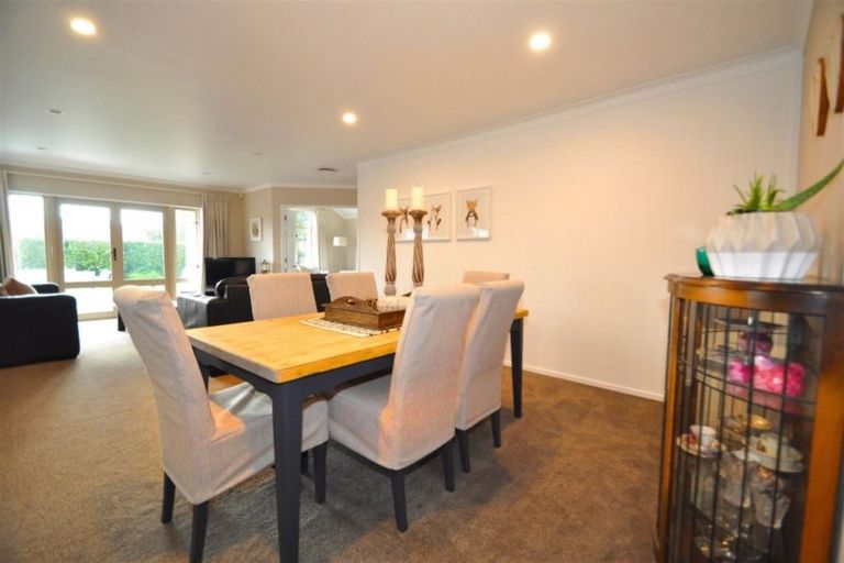 Photo of property in 47 The Esplanade, Huntington, Hamilton, 3210