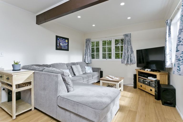 Photo of property in 2/8 Abbeygate Street, Birkdale, Auckland, 0626