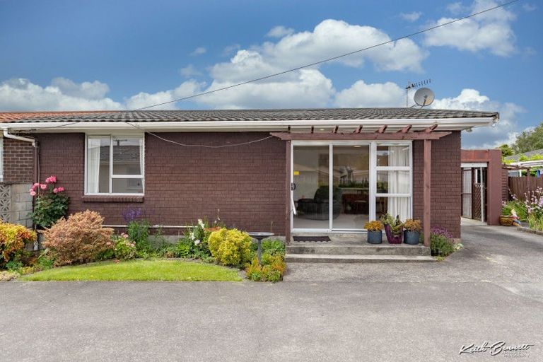 Photo of property in 2/22 Liverpool Street, Trentham, Upper Hutt, 5018