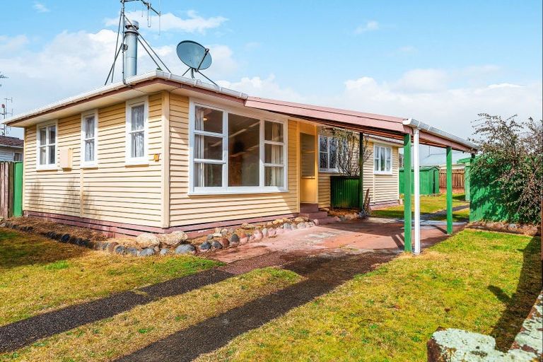 Photo of property in 10 Tamakui Grove, Turangi, 3334