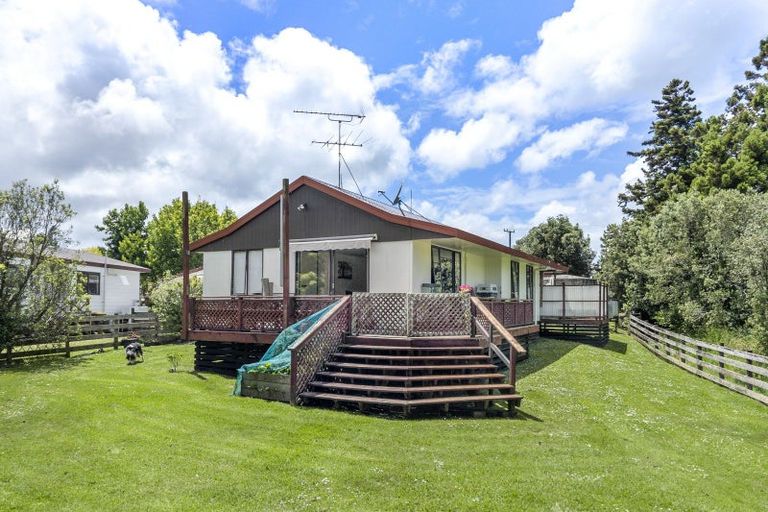 Photo of property in 32 Cemetery Road, Waiuku, 2123