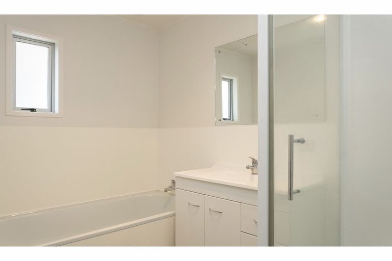 Photo of property in 35 Otupai Street, Two Mile Bay, Taupo, 3330