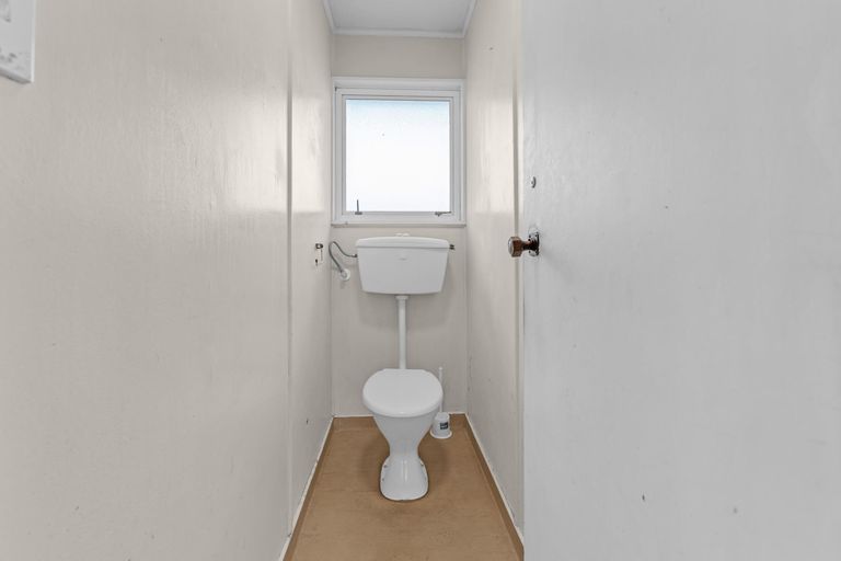 Photo of property in 76 Cambridge Terrace, Papatoetoe, Auckland, 2025