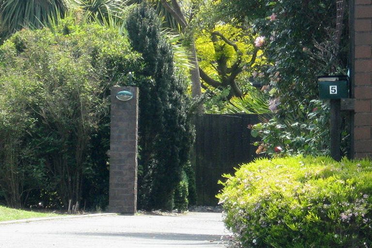 Photo of property in 5 Tangmere Place, Burwood, Christchurch, 8061