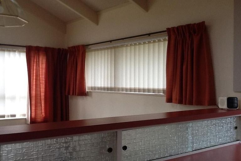 Photo of property in 15 Selwyn Street, Lower Vogeltown, New Plymouth, 4310