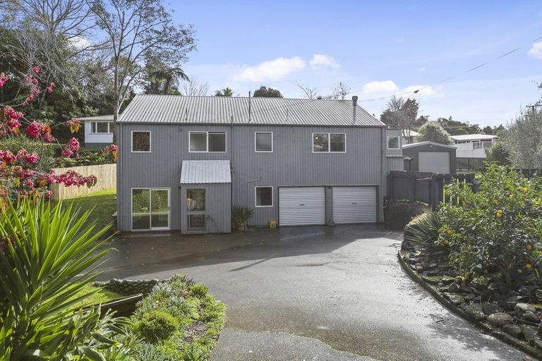 Photo of property in 12 Govett Avenue, Frankleigh Park, New Plymouth, 4310