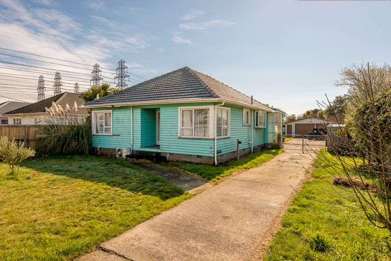 Photo of property in 24 Roberts Road, Hei Hei, Christchurch, 8042