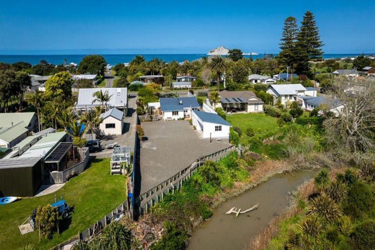 Photo of property in 36 Airini Road, Waimarama, Havelock North, 4294