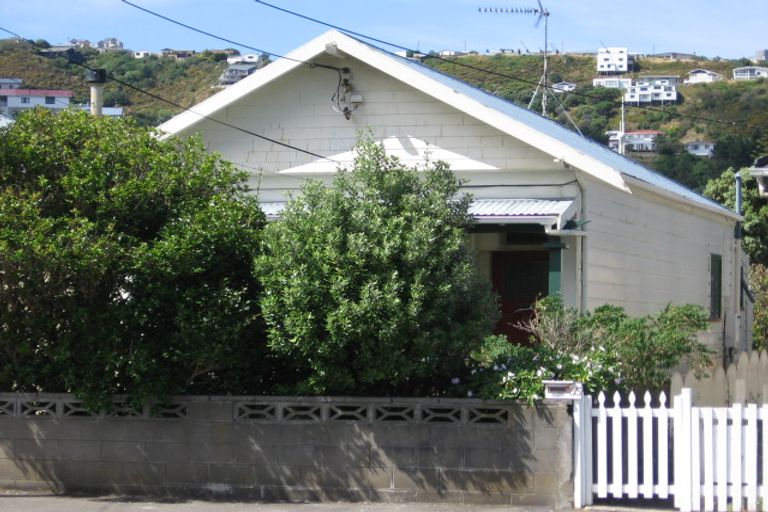 Photo of property in 63 Derwent Street, Island Bay, Wellington, 6023
