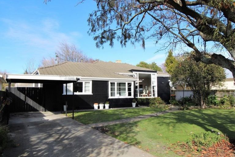 Photo of property in 24 Rewa Street, Takaro, Palmerston North, 4412
