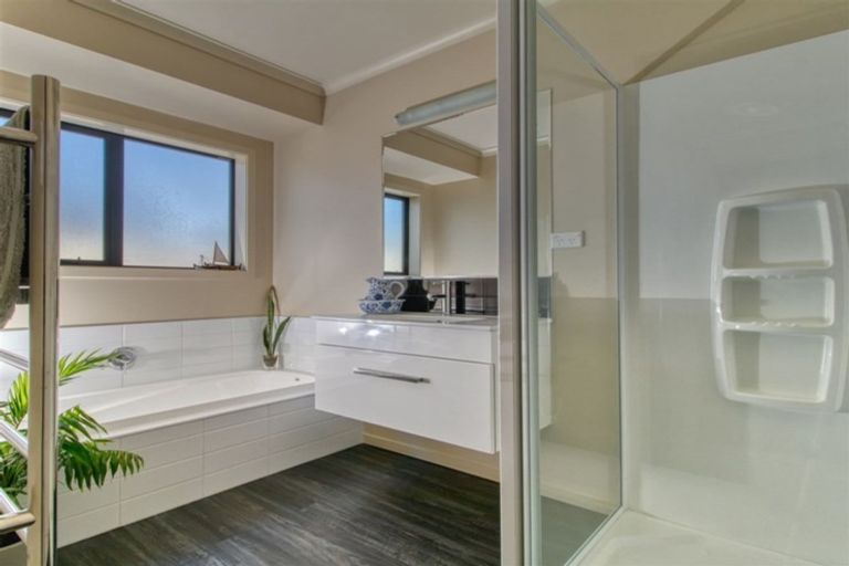 Photo of property in 13 Waitaha Place, Clive, 4102