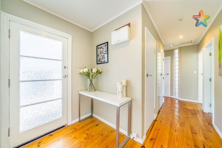 Photo of property in 49 Delaney Drive, Stokes Valley, Lower Hutt, 5019