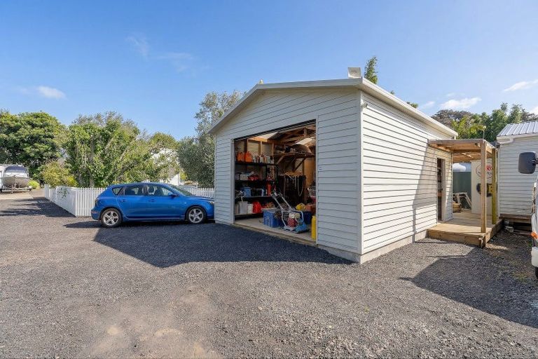 Photo of property in 17 Cemetery Road, Kuaotunu, Whitianga, 3592