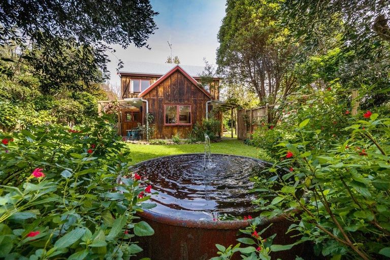 Photo of property in 220 Valley Views, Fitzherbert, Palmerston North, 4472