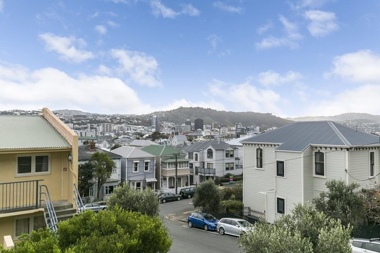 Photo of property in 6/4 Derby Street, Mount Victoria, Wellington, 6011