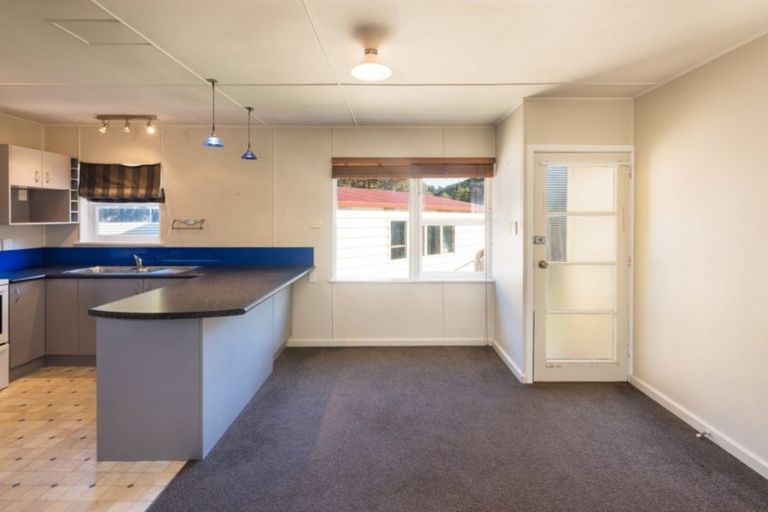 Photo of property in 48 Wairau Road, Picton, 7220