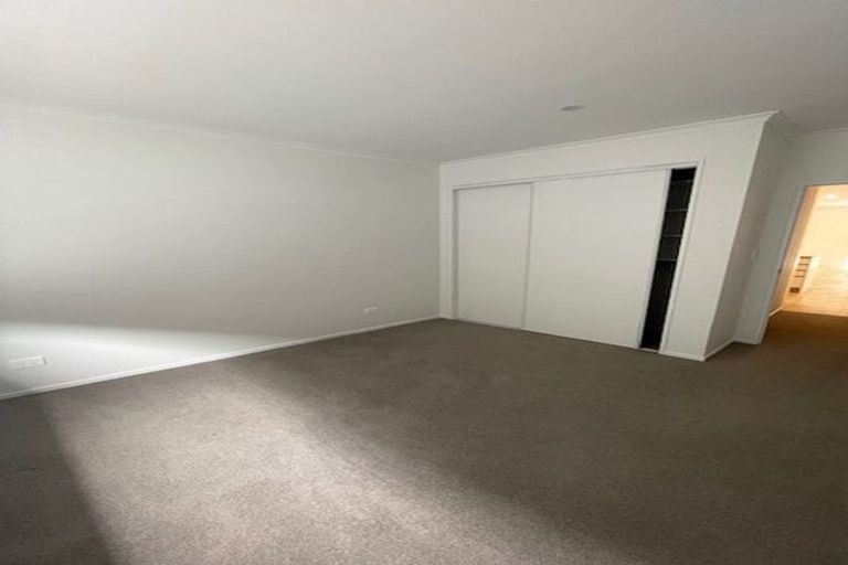 Photo of property in 2 Symes Drive, Red Beach, 0932