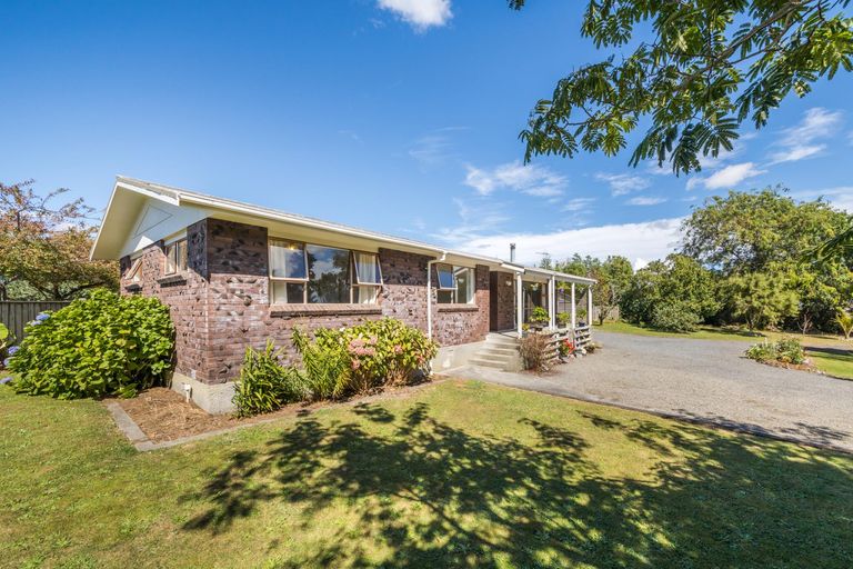 Photo of property in 6-8 East Road, Shannon, 4821