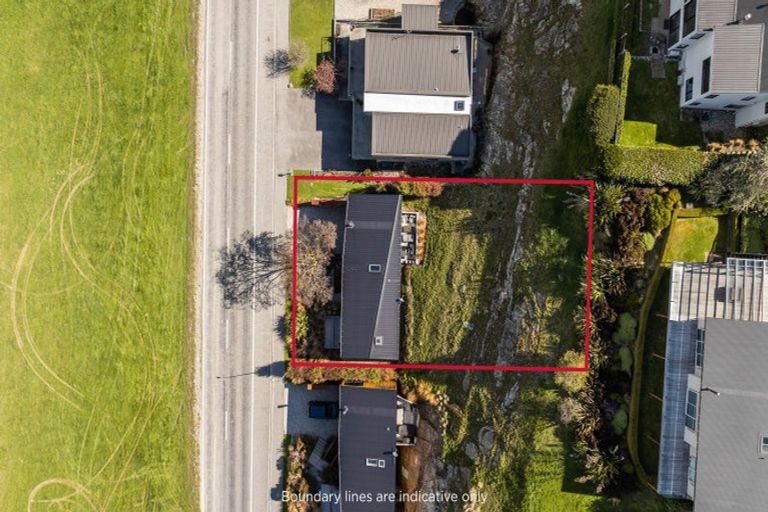 Photo of property in 61 Mcdonnell Road, Arrowtown, 9302