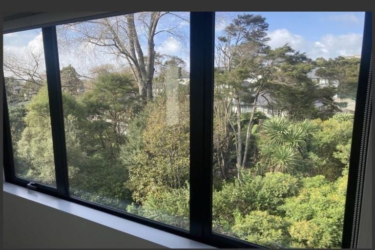 Photo of property in 83 Morihana Close, Glen Eden, 0602