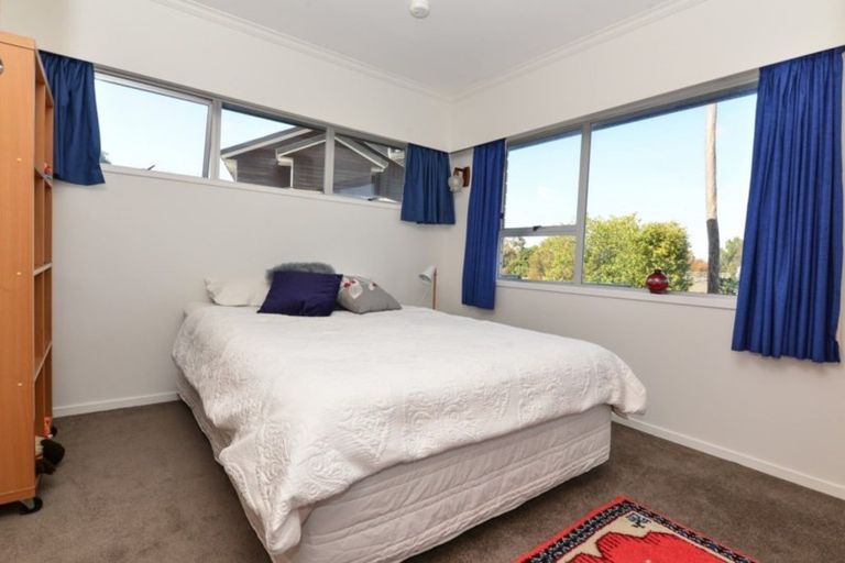 Photo of property in 18 Gilbass Avenue, Hamilton Lake, Hamilton, 3204