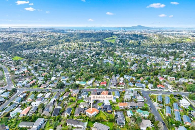 Photo of property in 88 Birkdale Road, Birkdale, Auckland, 0626