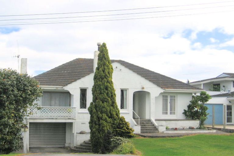 Photo of property in 4 Oceanview Road, Mount Maunganui, 3116