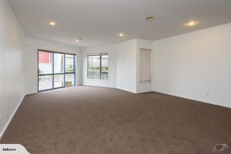 Photo of property in 12 Signallers Grove, Strathmore Park, Wellington, 6022