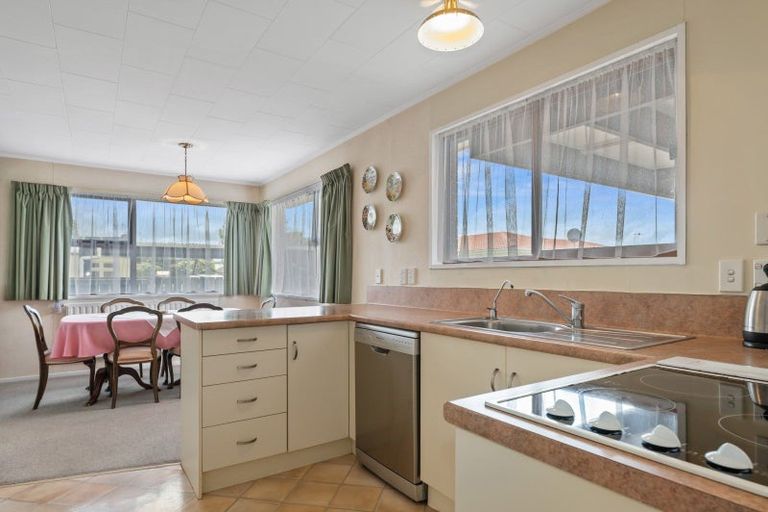 Photo of property in 1/50 Robertson Street, Glenholme, Rotorua, 3010