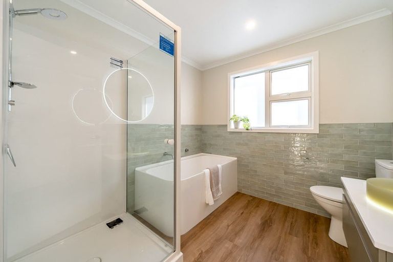 Photo of property in 70b Heretaunga Square, Silverstream, Upper Hutt, 5019