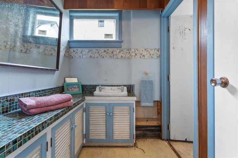 Photo of property in 85 Manuka Road, Bayview, Auckland, 0629