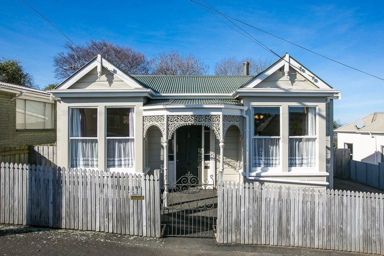 Photo of property in 27 Peel Street, Mornington, Dunedin, 9011