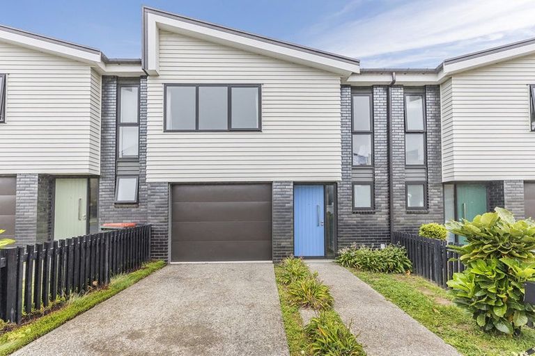 Photo of property in 28 Holystone Road, Whitby, Porirua, 5024