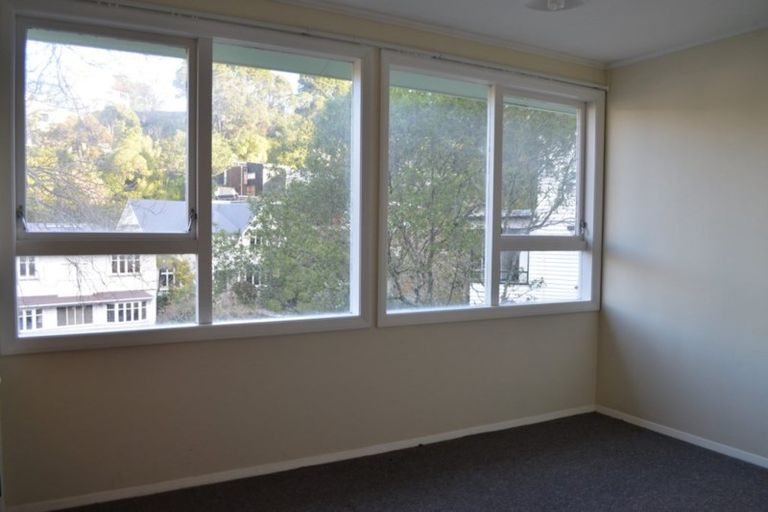 Photo of property in 32a Ngaio Road, Kelburn, Wellington, 6012