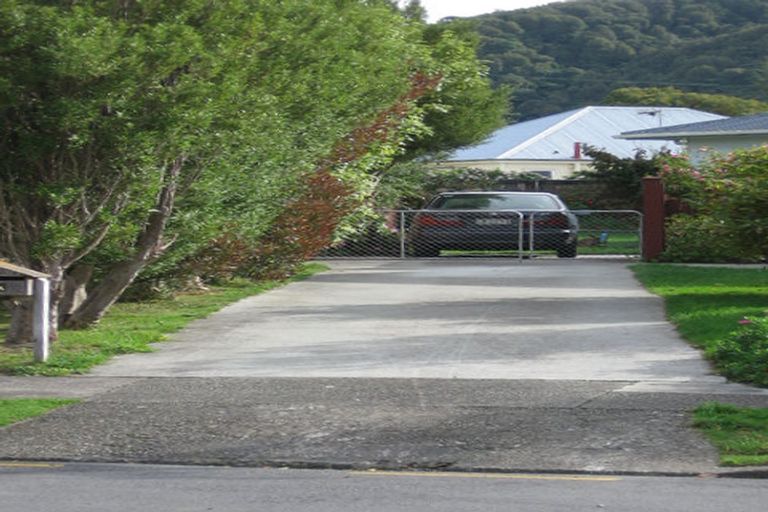 Photo of property in 1/4 Deans Grove, Taita, Lower Hutt, 5011