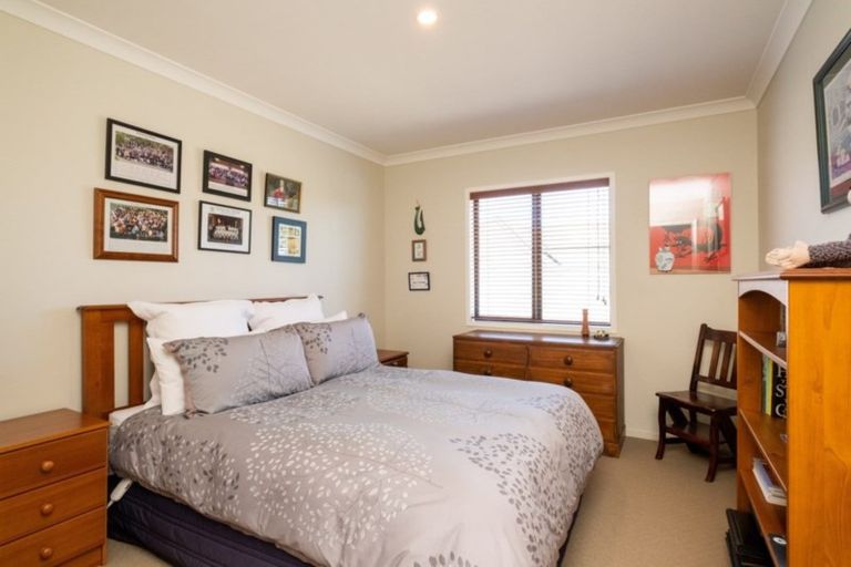 Photo of property in 2/11 Te Aute Road, Havelock North, 4130